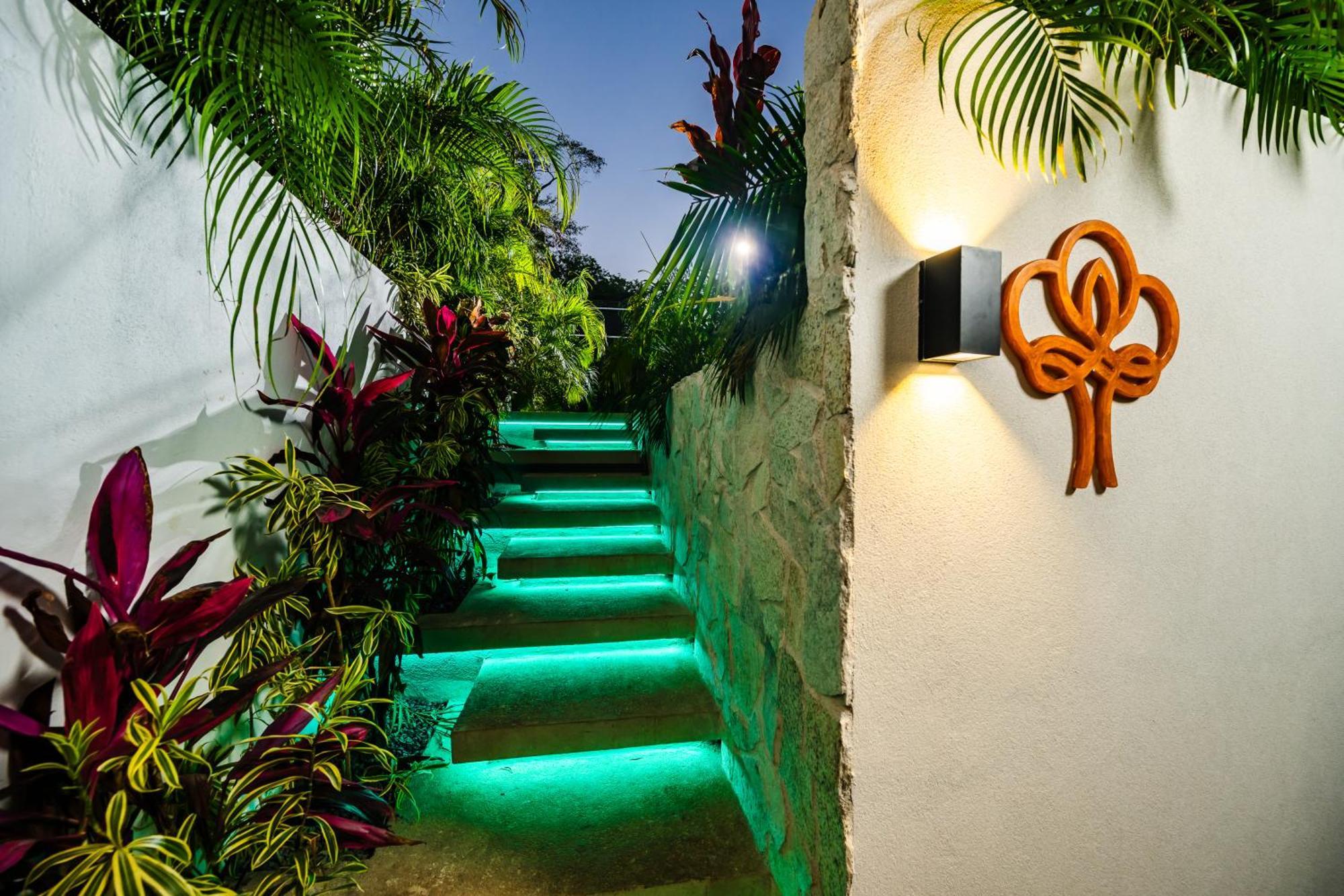 Mvillas Luxury Villas With Beach Club Access & Sauna 塔马林多 外观 照片